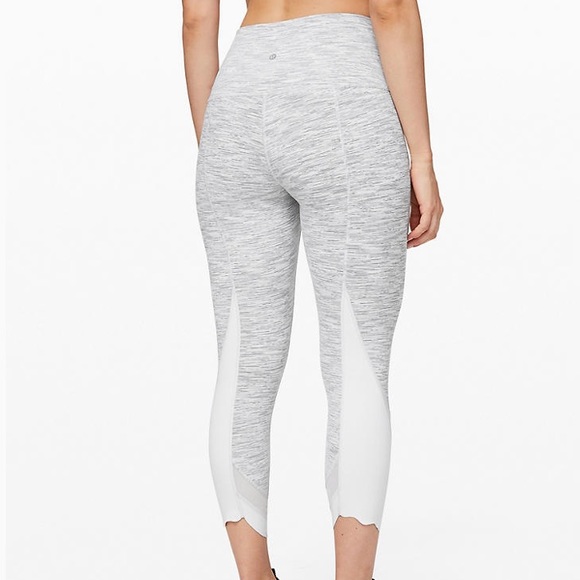 lululemon athletica Pants - Lululemon Wunder Under 🍋